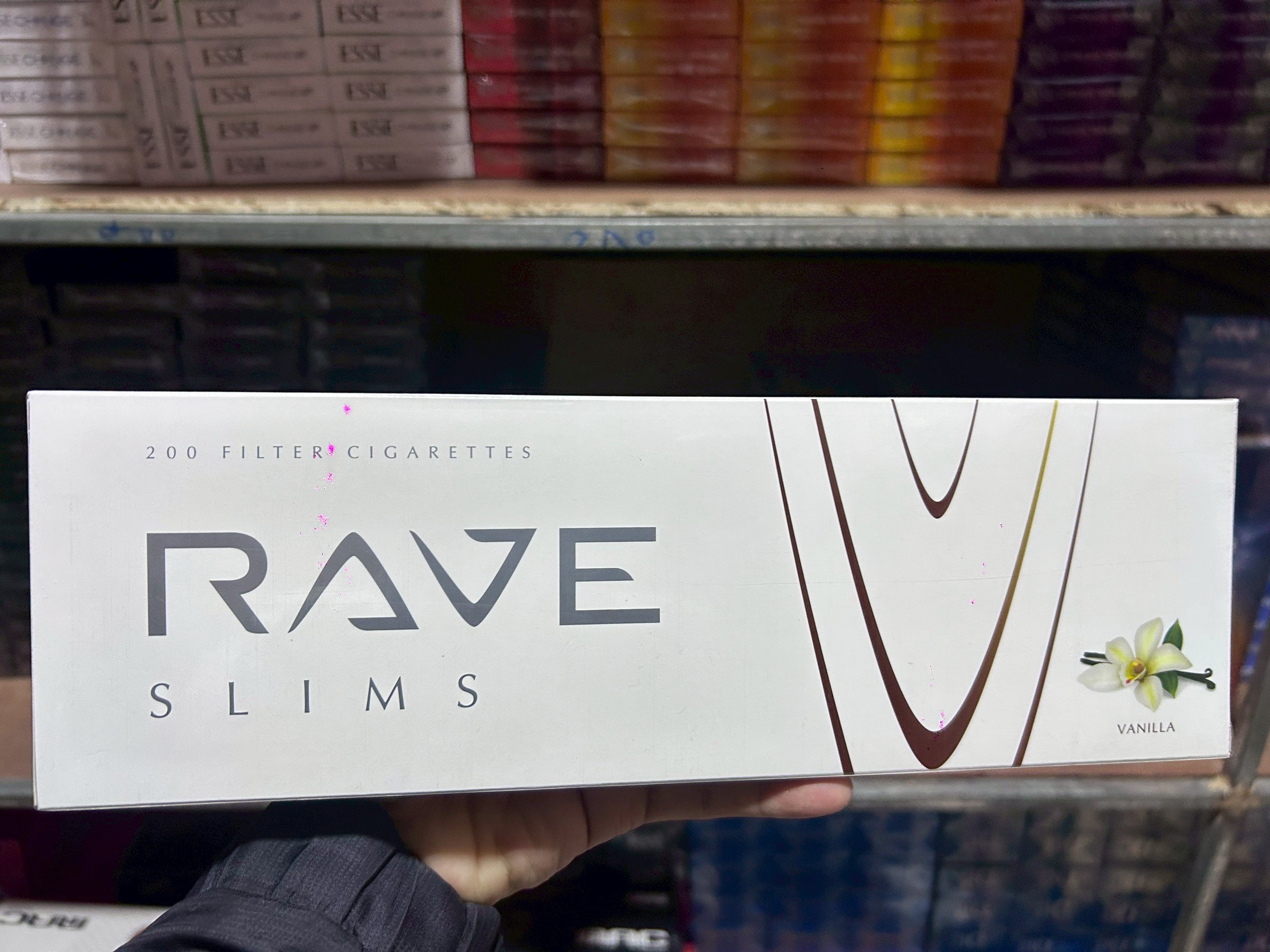เรเว่ วานิลา(ร้อน) (มวนสลิมเล็ก)(Rave Vanilla Slims)